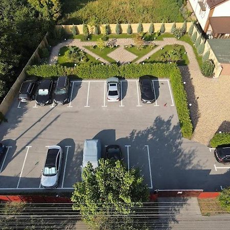Golden Lion Hotel Boryspil Eksteriør bilde