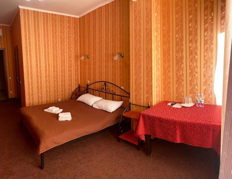 Golden Lion Hotel Boryspil Eksteriør bilde
