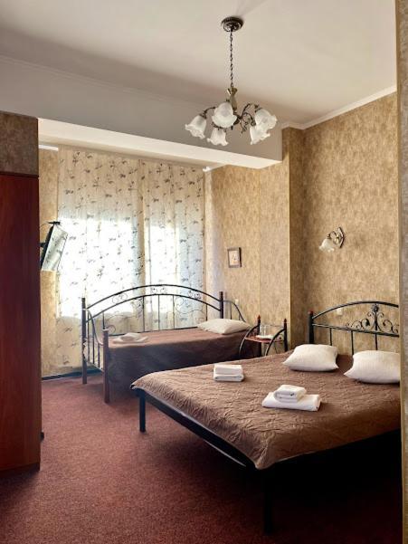 Golden Lion Hotel Boryspil Eksteriør bilde