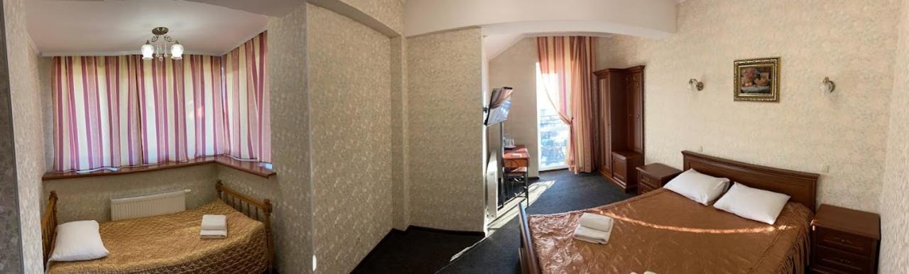 Golden Lion Hotel Boryspil Eksteriør bilde