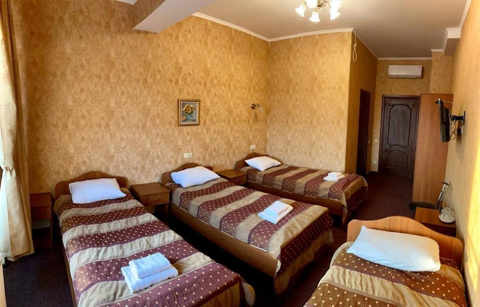 Golden Lion Hotel Boryspil Eksteriør bilde