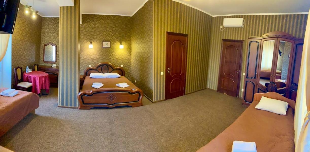 Golden Lion Hotel Boryspil Eksteriør bilde