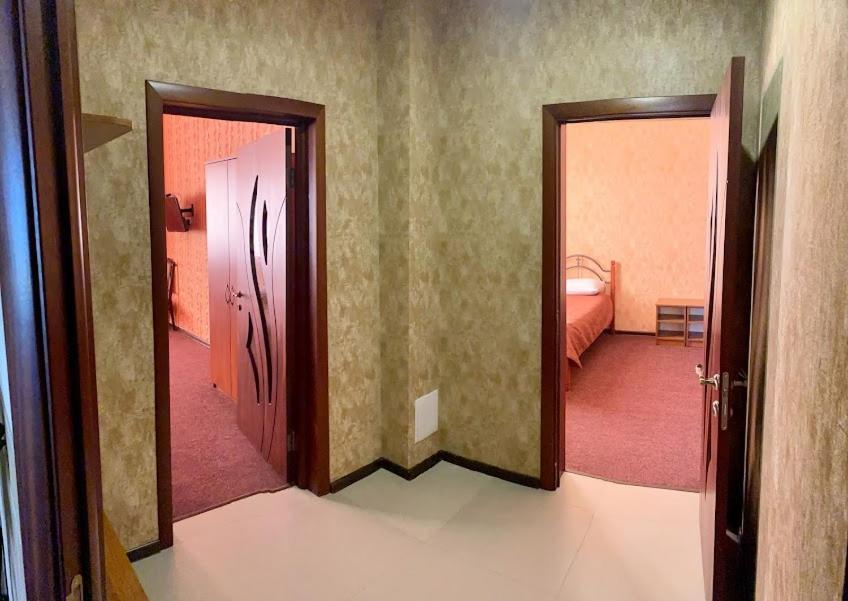 Golden Lion Hotel Boryspil Eksteriør bilde