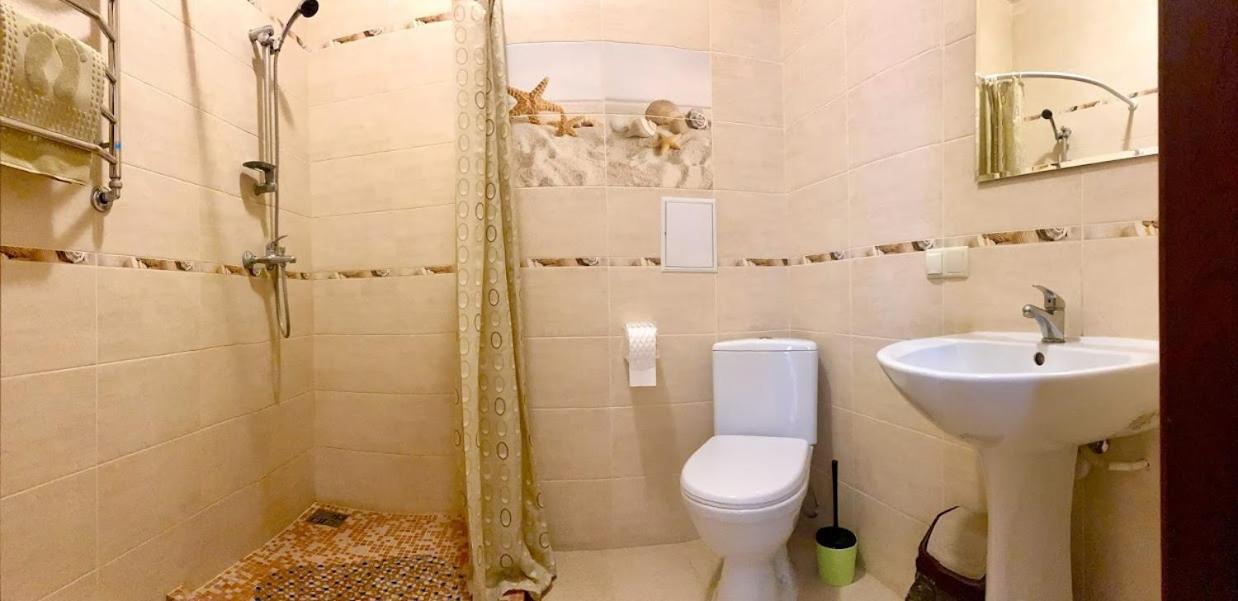 Golden Lion Hotel Boryspil Eksteriør bilde
