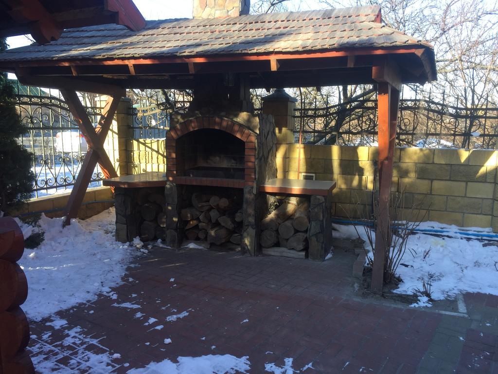 Golden Lion Hotel Boryspil Eksteriør bilde