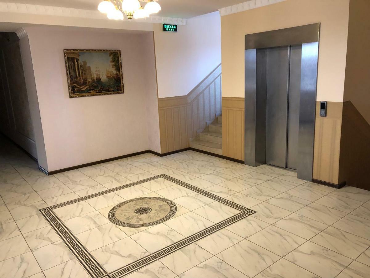 Golden Lion Hotel Boryspil Eksteriør bilde
